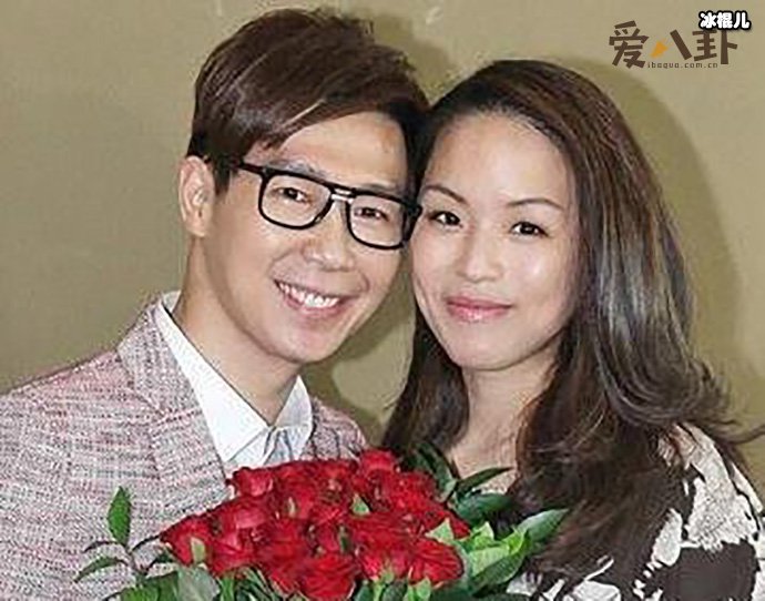 黄品冠与老婆Jennifer合影