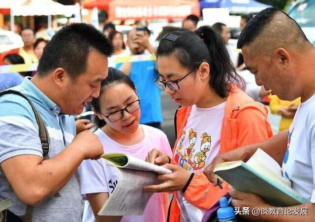 往届生高考与应届生高考有什么区别（高考中往届生和应届生有什么区别）