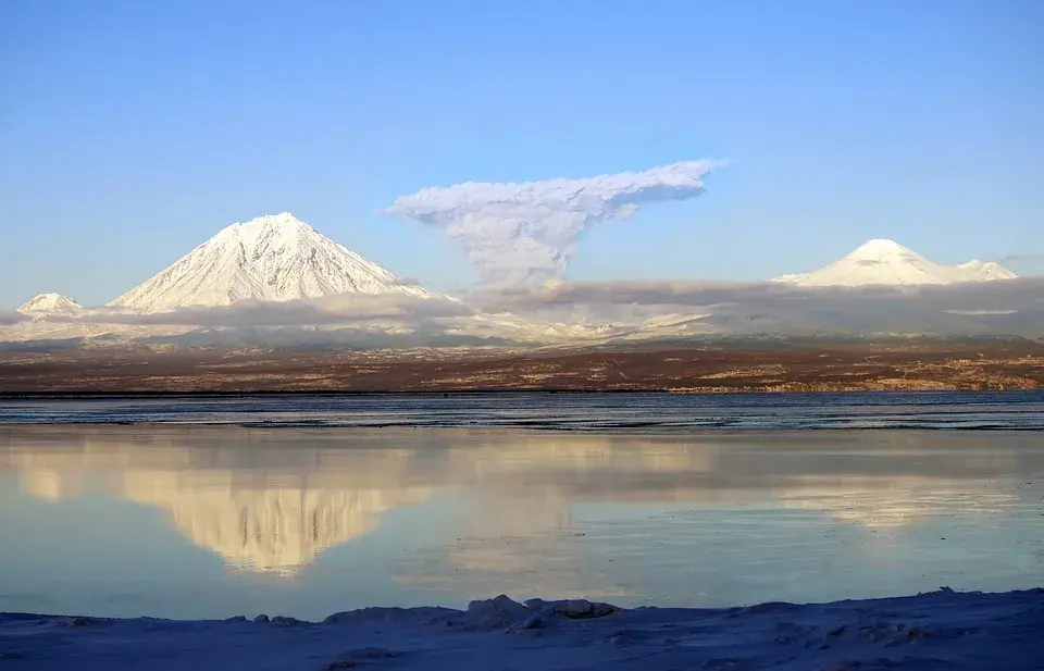 勘察加半岛火山形成原因（世界上火山最集中的地方）(图4)