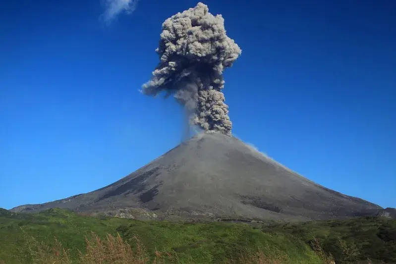 勘察加半岛火山形成原因（世界上火山最集中的地方）(图17)