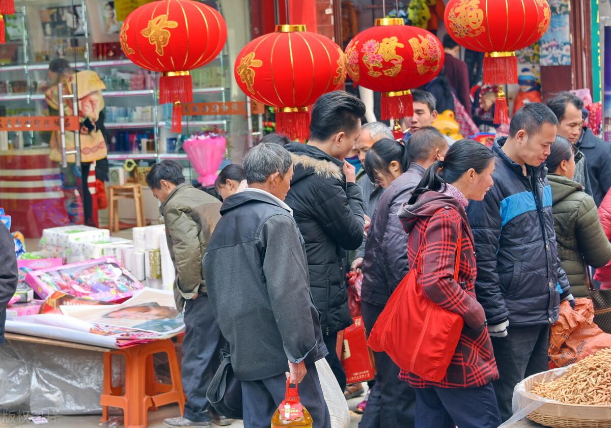 什么东西适合过年回家摆摊（过年做什么短期小生意）