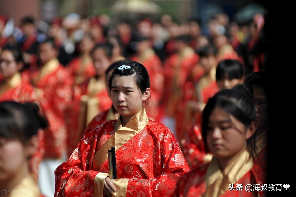 高三女孩成人礼父母送什么好（女孩子成人礼送什么礼物好）(图2)