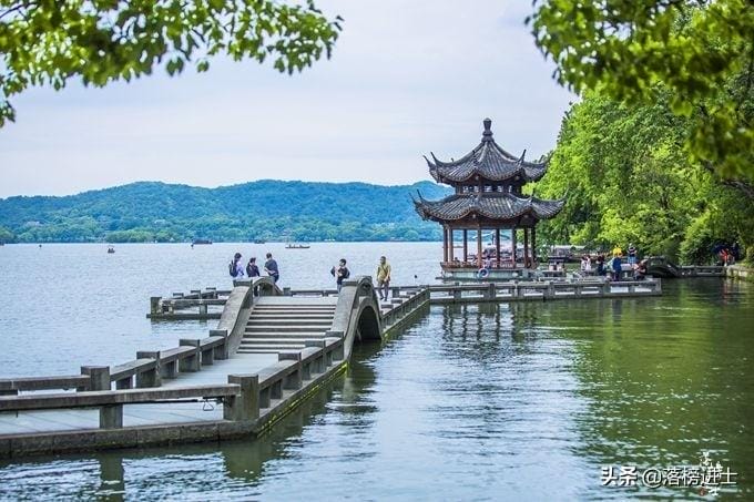 老年人旅游适合去哪里70多岁（国内哪里适合70岁老人旅游的地方）(图3)