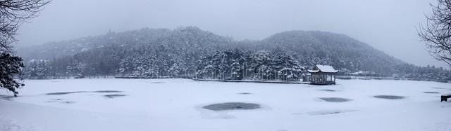 江雪孤舟蓑笠翁怎么读（孤舟蓑笠翁的意思解释）(图3)