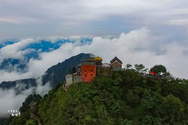 祖国的十大名山（祖国的名山大川都有哪些）(图12)