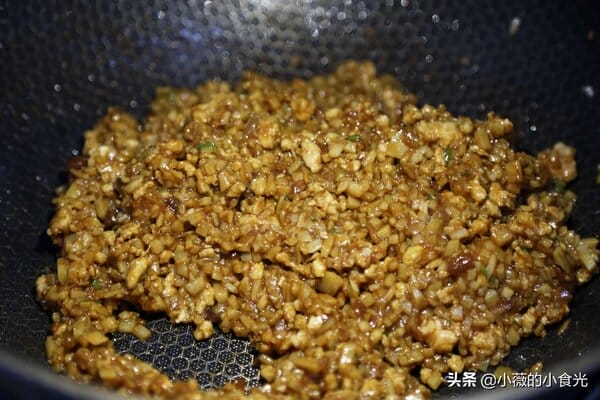 大肉包子蒸多久（肉包子一般蒸多长时间最合适）(图11)